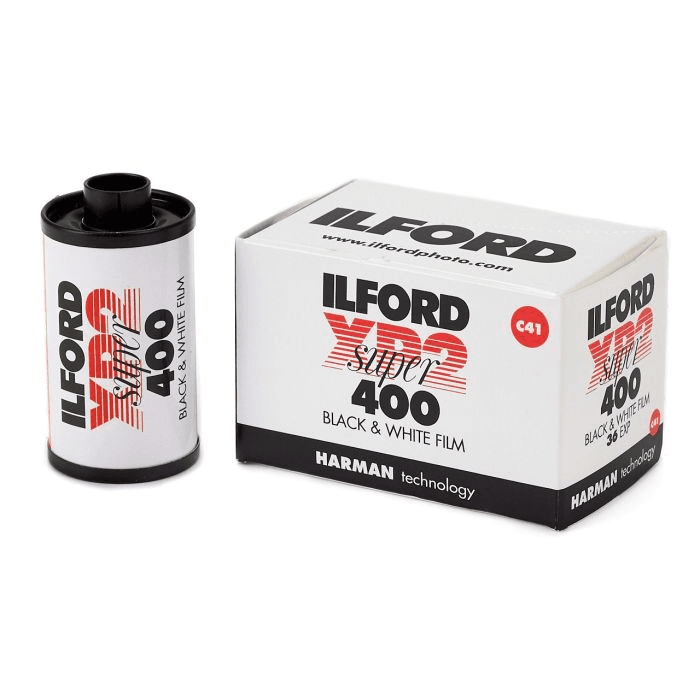 C41 現像できる白黒フィルムとしては ILFORD XP2 などが先行例として存在する 出典: ilfordphoto.com